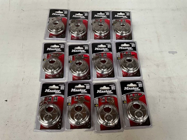 Master lock discus hangslot (4x) - afbeelding 1 van  4