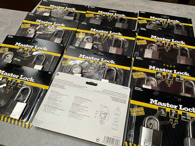 Master lock hangslot 2-pack geschikt voor boten, buitenboordmotoren, boot huizen (12x) - afbeelding 5 van  5