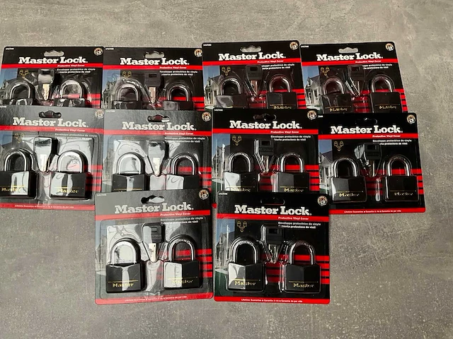 Master lock hangslot 2-pack geschikt voor hokken, poorten etc. (10x) - afbeelding 1 van  4