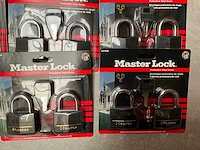Master lock hangslot 2-pack geschikt voor hokken, poorten etc. (9x) - afbeelding 2 van  4