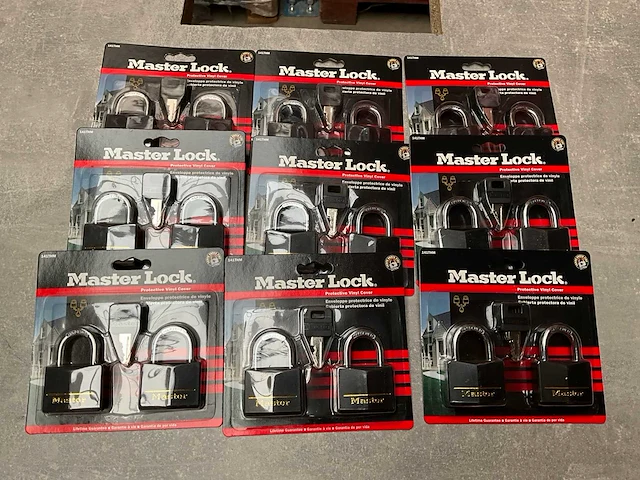 Master lock hangslot 2-pack geschikt voor hokken, poorten etc. (9x) - afbeelding 4 van  4