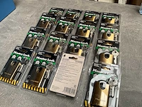 Master lock hangslot geschikt voor hokken, garage’s en omheiningen (16x) - afbeelding 4 van  4