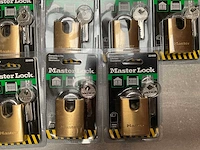 Master lock hangslot geschikt voor hokken, poorten en kasten (11x) - afbeelding 2 van  4