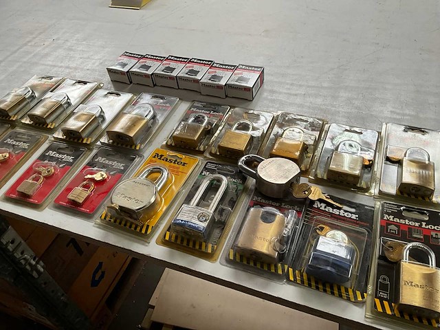 Master lock mix kavel hangsloten - afbeelding 4 van  5