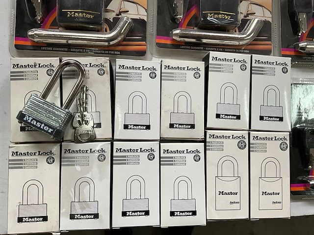 Master lock mix kavel hangsloten - afbeelding 1 van  3