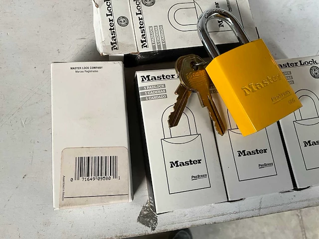 Master lock pro series hangslot geel (5x) - afbeelding 3 van  3
