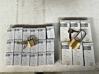 Master lock v line diverse hangsloten (24x)