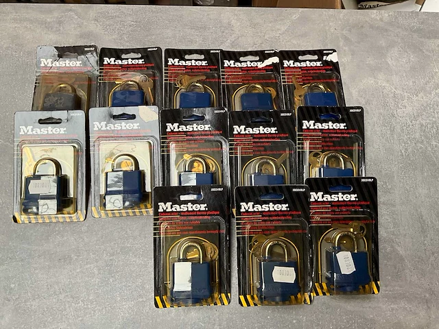 Master lock weersbestendig hangslot (13x) - afbeelding 1 van  5