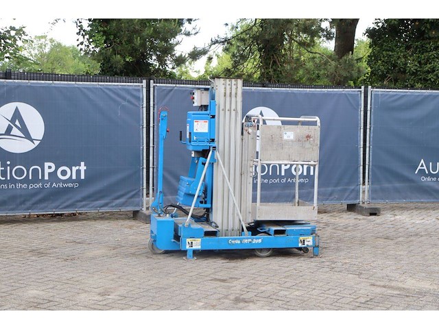 Masthoogwerker genie iwpe-20s elektrisch 8.1m 2000 - afbeelding 1 van  1