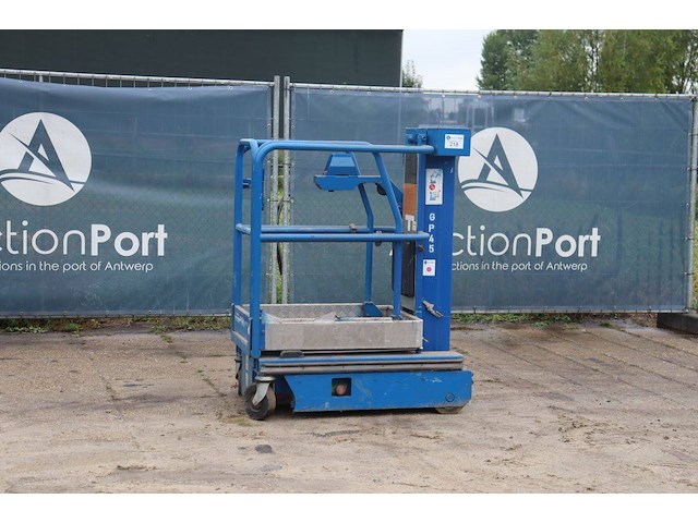 Masthoogwerker power tower nano sp elektrisch 4.5m 2011 - afbeelding 1 van  1