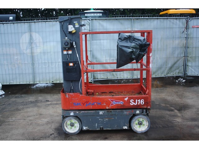Masthoogwerker skyjack sj16 elektrisch 6.75m 2014 - afbeelding 1 van  1