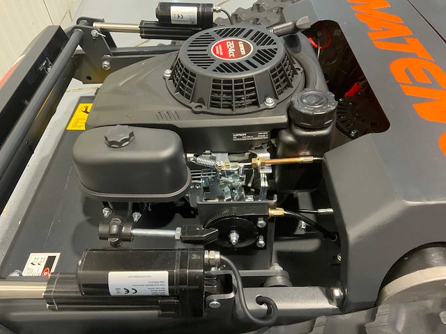 Mateng rm20 grasmaaier op afstand bestuurbaar tot 600m - maaibreedte 53 cm - 224cc - lawn mower tracks - afbeelding 26 van  38