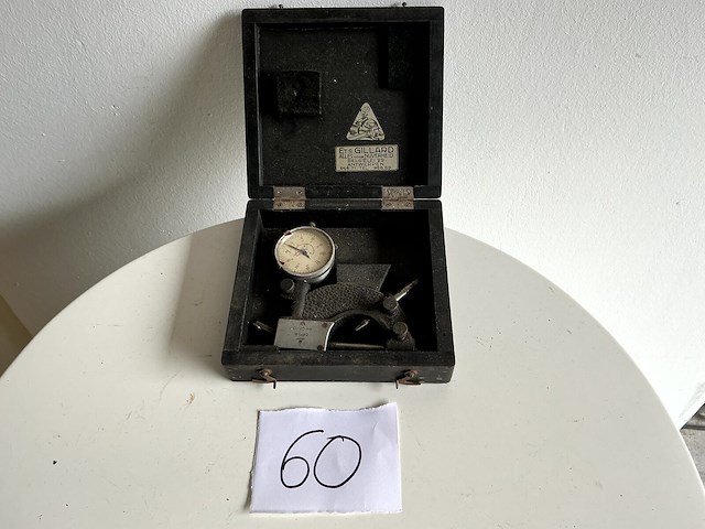 Materiaal: oude diktemeter 1 oude diktemeter in originele doos - afbeelding 1 van  2