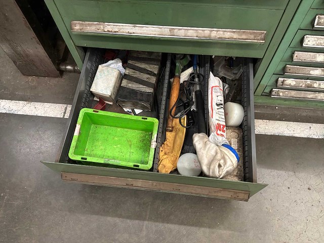 Materiaalkast met inhoud - afbeelding 8 van  8