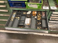 Materiaalkast met inhoud - afbeelding 1 van  6