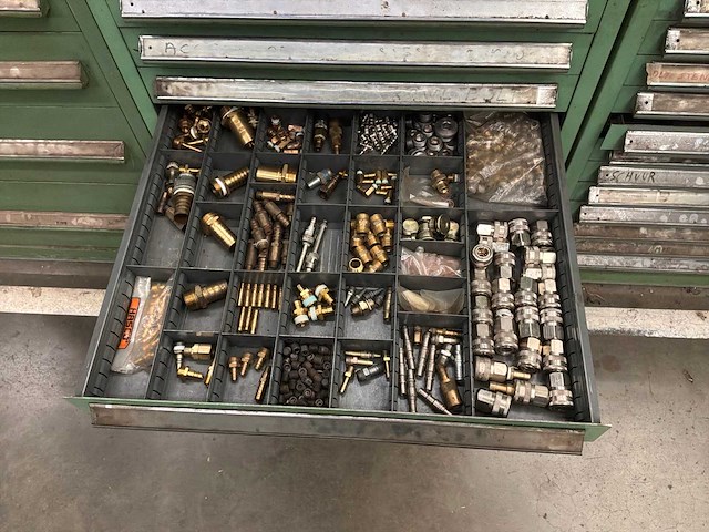 Materiaalkast met inhoud - afbeelding 4 van  6