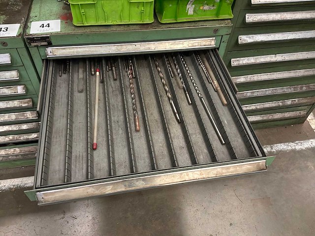 Materiaalkast met inhoud - afbeelding 3 van  7
