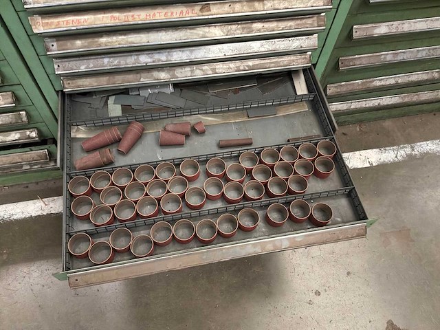 Materiaalkast met inhoud - afbeelding 5 van  7