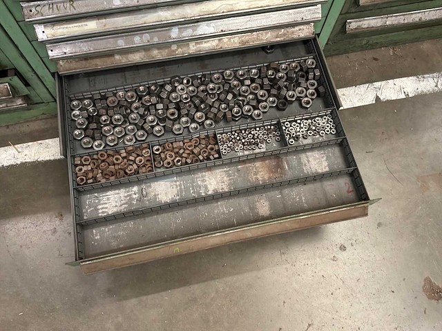 Materiaalkast met inhoud - afbeelding 7 van  7