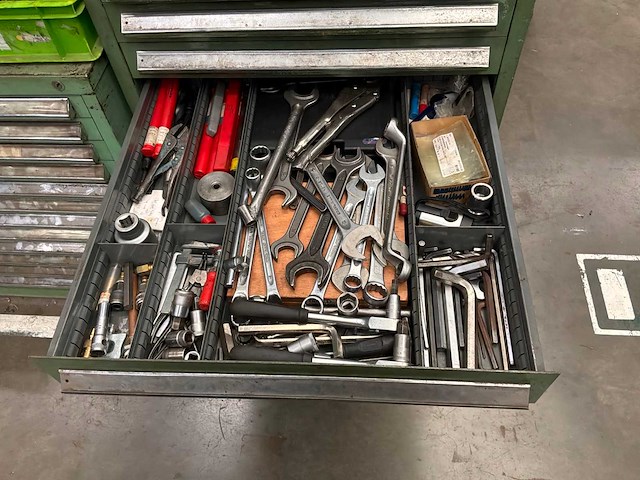 Materiaalkast met inhoud - afbeelding 6 van  8