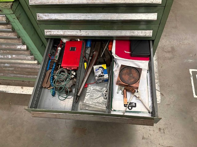 Materiaalkast met inhoud - afbeelding 7 van  8