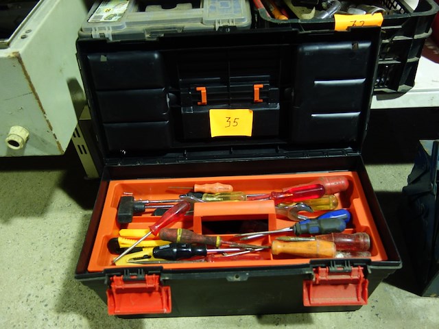 Materiaalkist gevuld - afbeelding 1 van  2