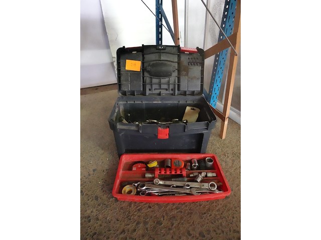 Materiaalkist met materiaal - afbeelding 1 van  3