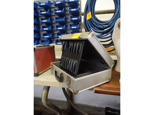 Materiaalkoffer - afbeelding 2 van  3