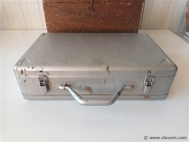 Materiaalkoffers. 2 stuks - afbeelding 2 van  5