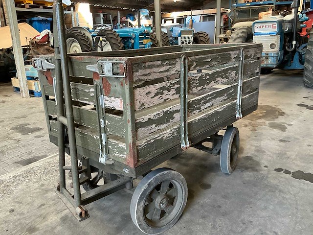 Materiaalwagen 4x4 overige legeruitrusting - afbeelding 2 van  3