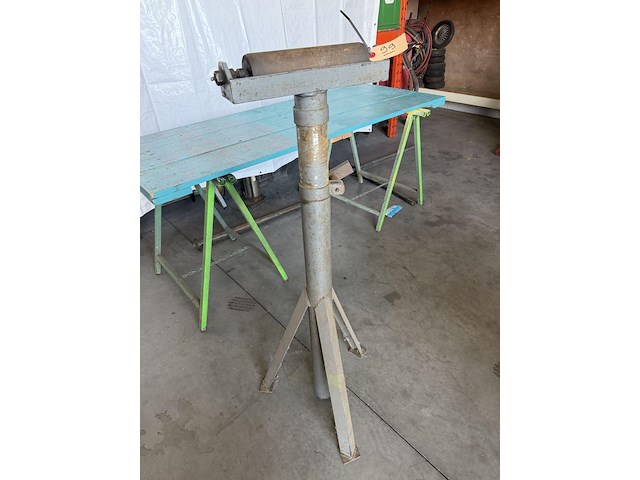 Materialensteun met rol - afbeelding 1 van  1