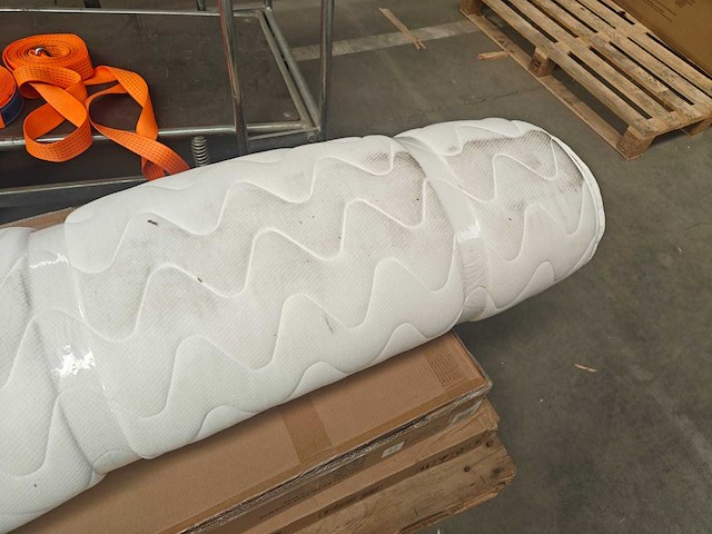 Matras + matrastopper 180 x 200 cm - afbeelding 4 van  8