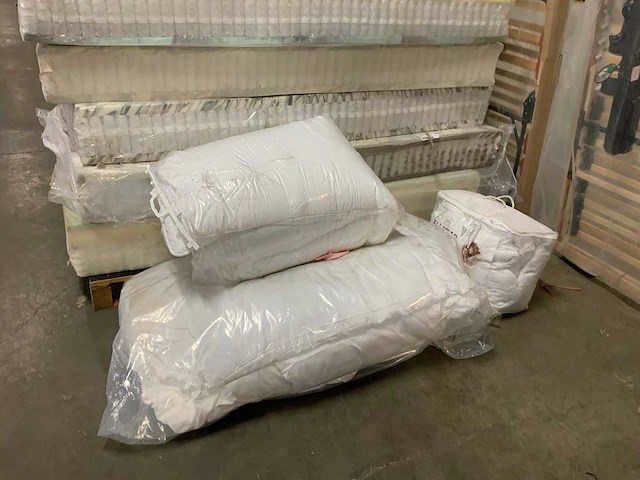 Matras - afbeelding 2 van  2