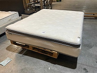 Matras - afbeelding 1 van  4