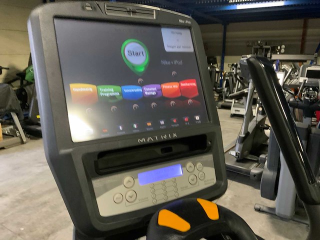 Matrix a7xe ascent trainer crosstrainer - afbeelding 3 van  5