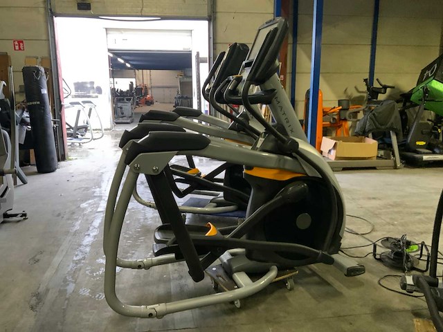 Matrix a7xe ascent trainer crosstrainer - afbeelding 4 van  5