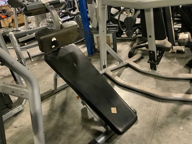 Matrix abdominal crunch bench krachtstation - afbeelding 1 van  5