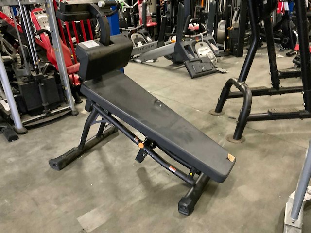 Matrix abdominal crunch bench krachtstation - afbeelding 2 van  4