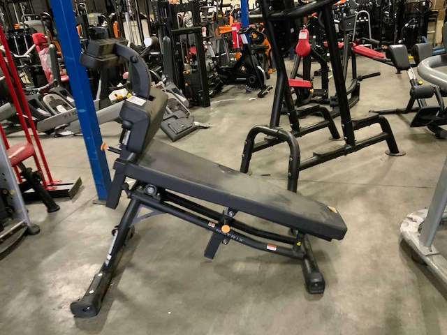Matrix abdominal crunch bench krachtstation - afbeelding 1 van  4