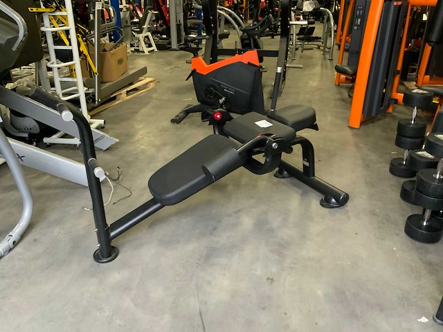 Matrix abominal bench krachtstation - afbeelding 3 van  5