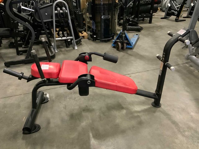 Matrix abominal bench krachtstation - afbeelding 2 van  5