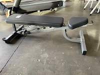 Matrix adjustable bench g1 krachtstation - afbeelding 4 van  4