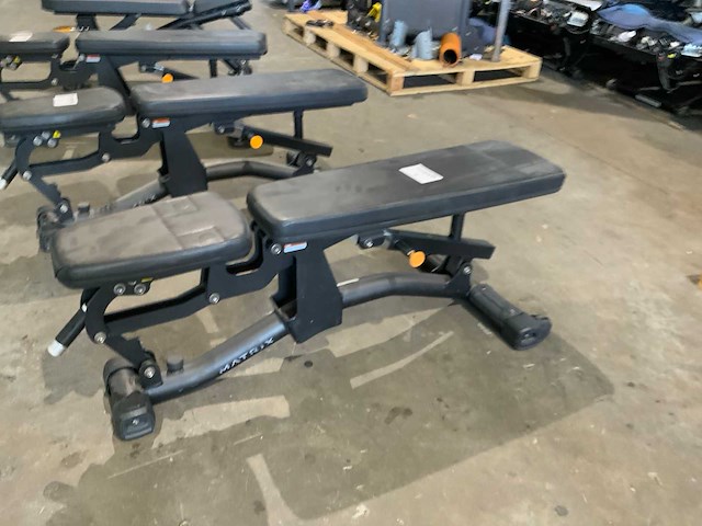 Matrix adjustable bench krachtstation - afbeelding 1 van  4
