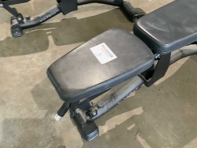 Matrix adjustable bench krachtstation - afbeelding 2 van  5