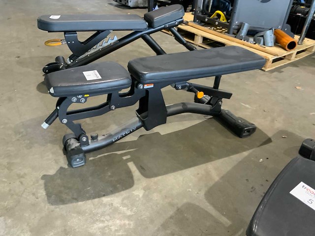Matrix adjustable bench krachtstation - afbeelding 1 van  5