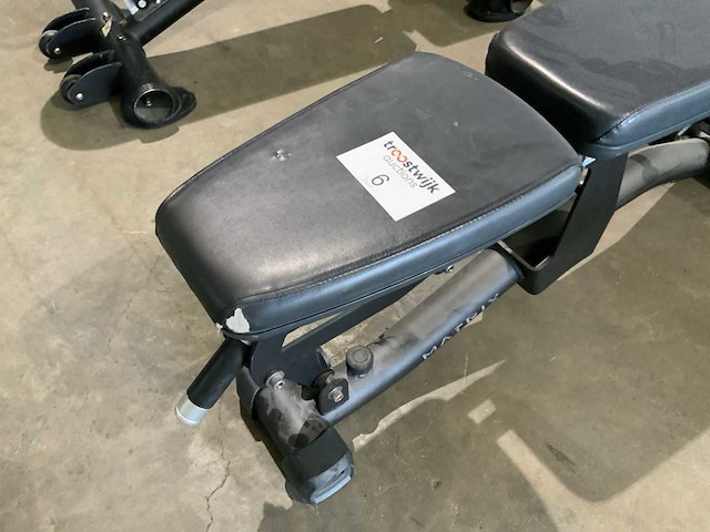 Matrix adjustable bench krachtstation - afbeelding 2 van  5
