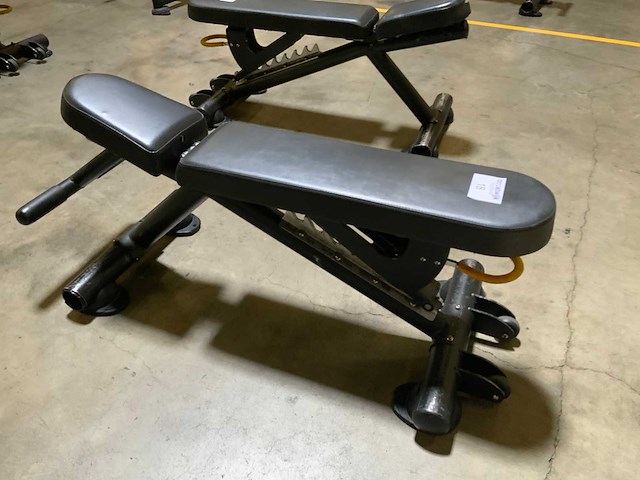 Matrix adjustable bench krachtstation - afbeelding 2 van  3