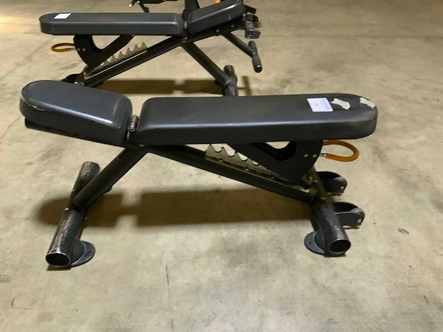 Matrix adjustable bench krachtstation - afbeelding 3 van  3