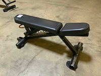 Matrix adjustable bench krachtstation - afbeelding 2 van  3