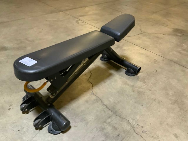 Matrix adjustable bench krachtstation - afbeelding 3 van  3